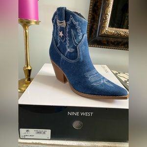 Nine West Nallas Western Booties Heeled ✨ Dark Blue Denim Size 9 | star country